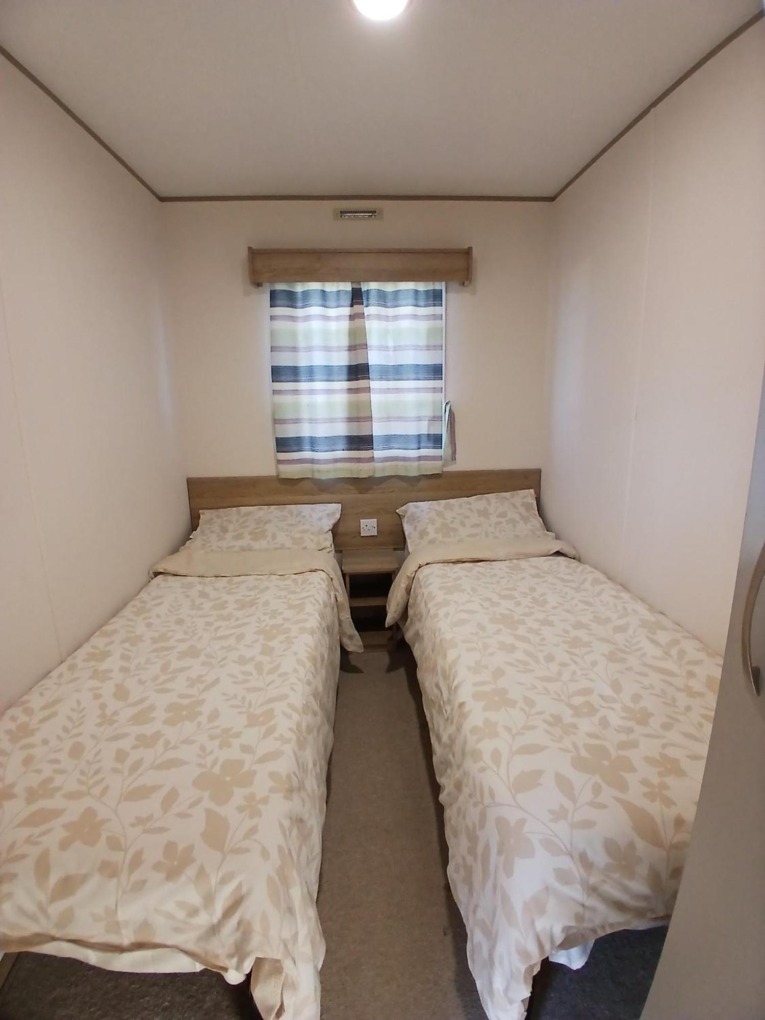 Gold Plus Caravan Димчерч Экстерьер фото